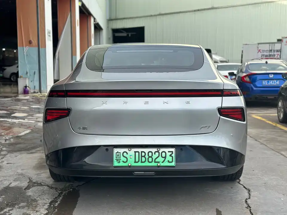XPENG P7