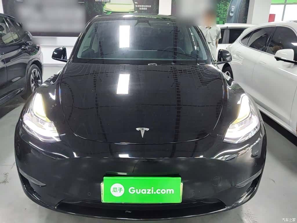 Tesla Model Y, 2023 3