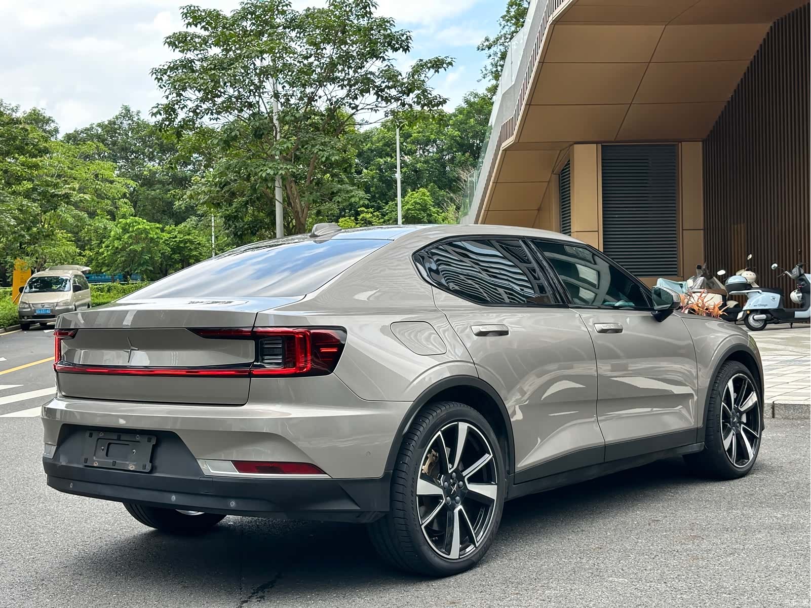 Polestar 2, 2022 4