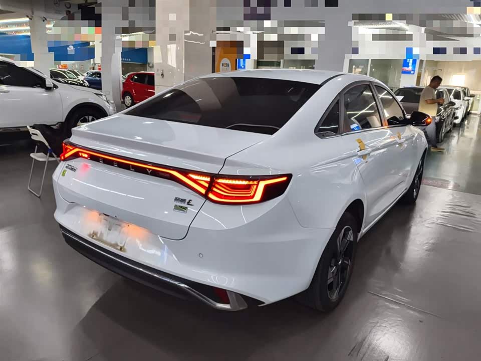 Geely Emgrand L HiP Geely Emgrand L HiP