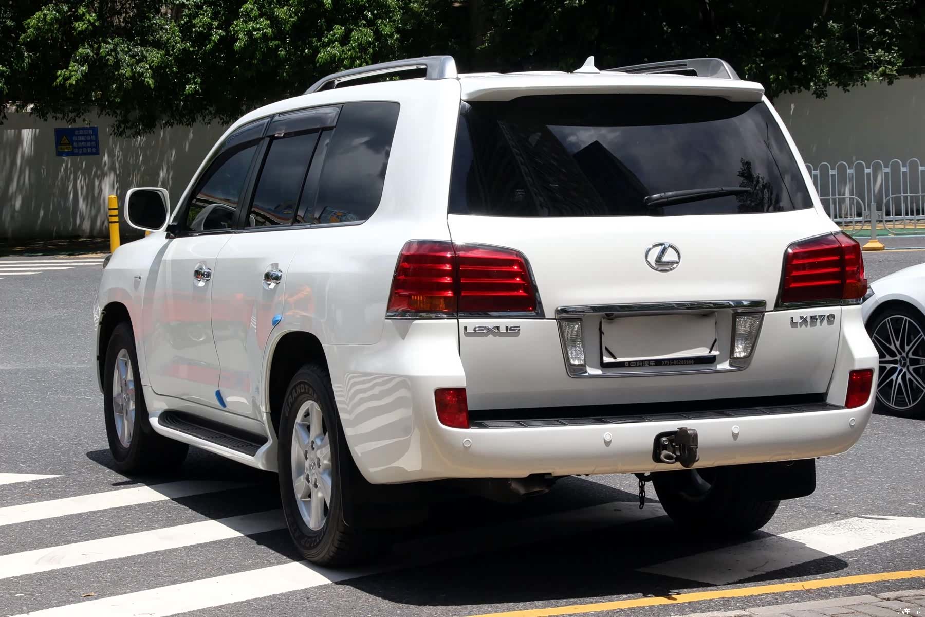 Lexus LX, 2012 16