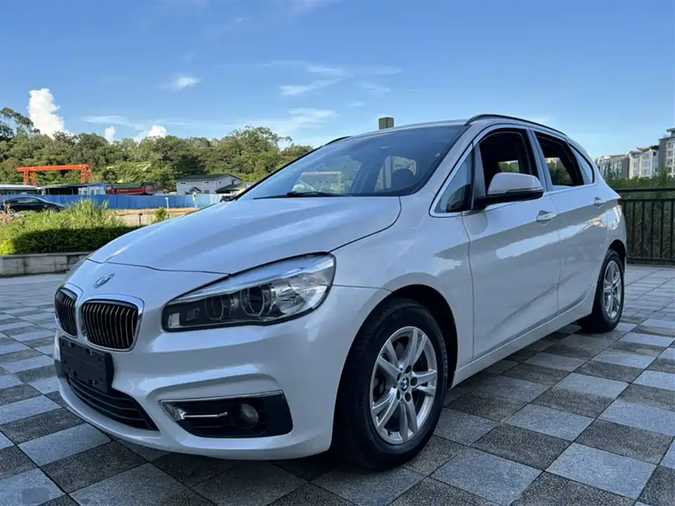 BMW 2 series station wagon