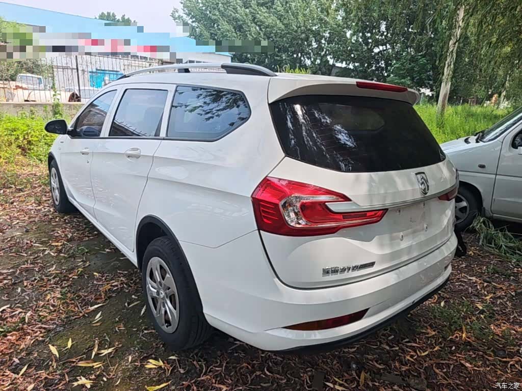 Wuling 310W, 2018 все фото