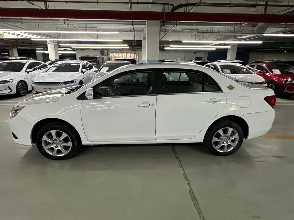 BYD e5