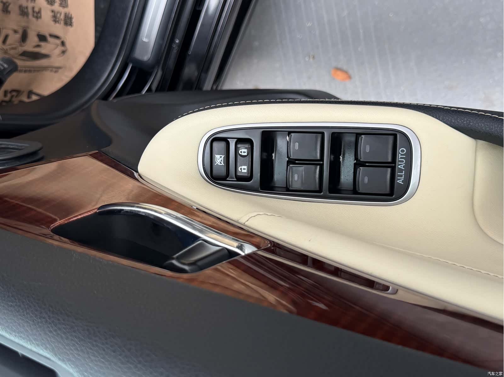 Toyota Crown, 2016 все фото