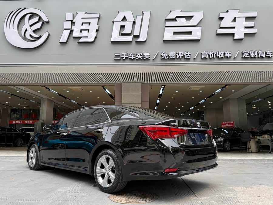 Toyota Crown 2016, фото 16