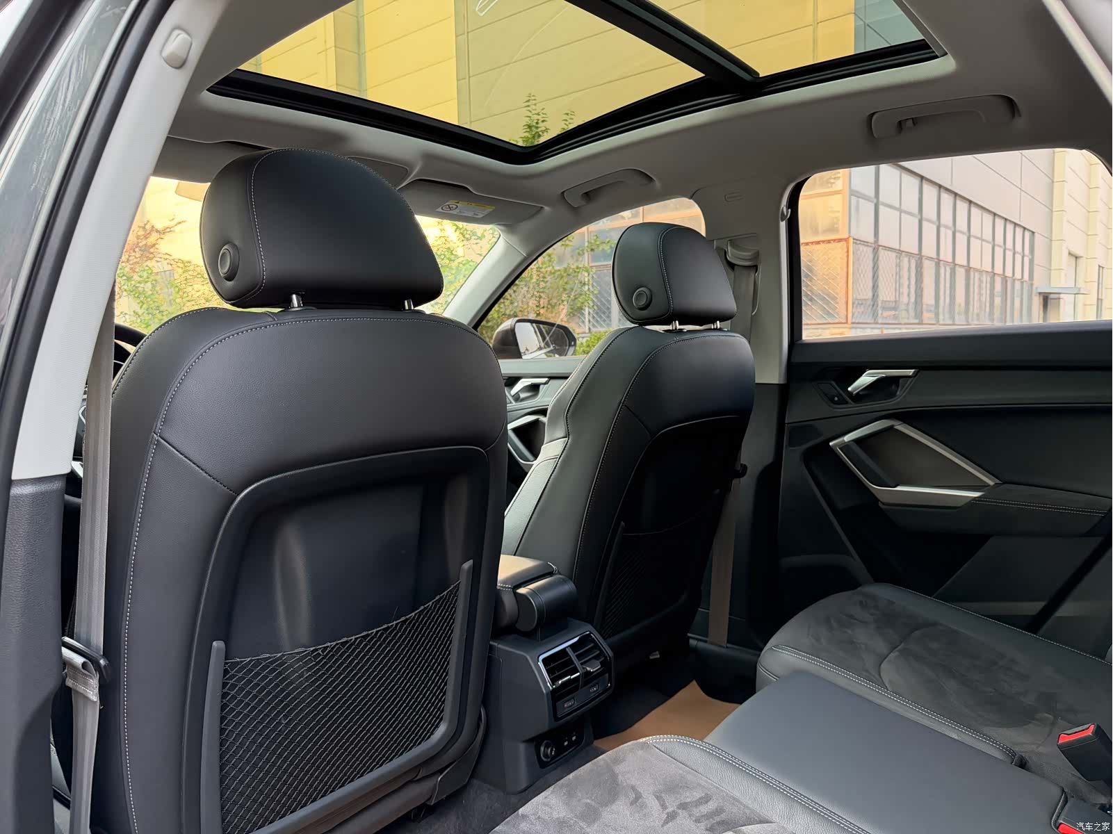 Audi Q3, 2023 10