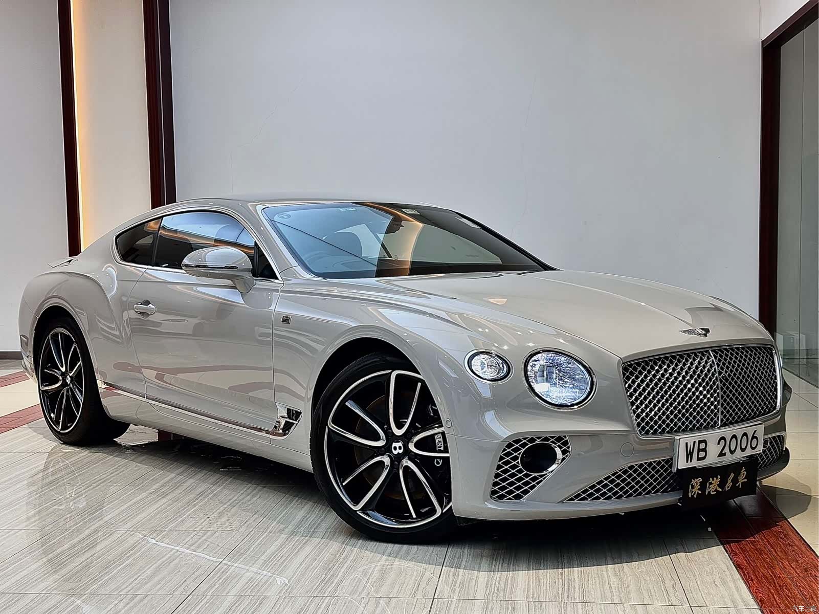 Bentley Continental GT, 2018 3
