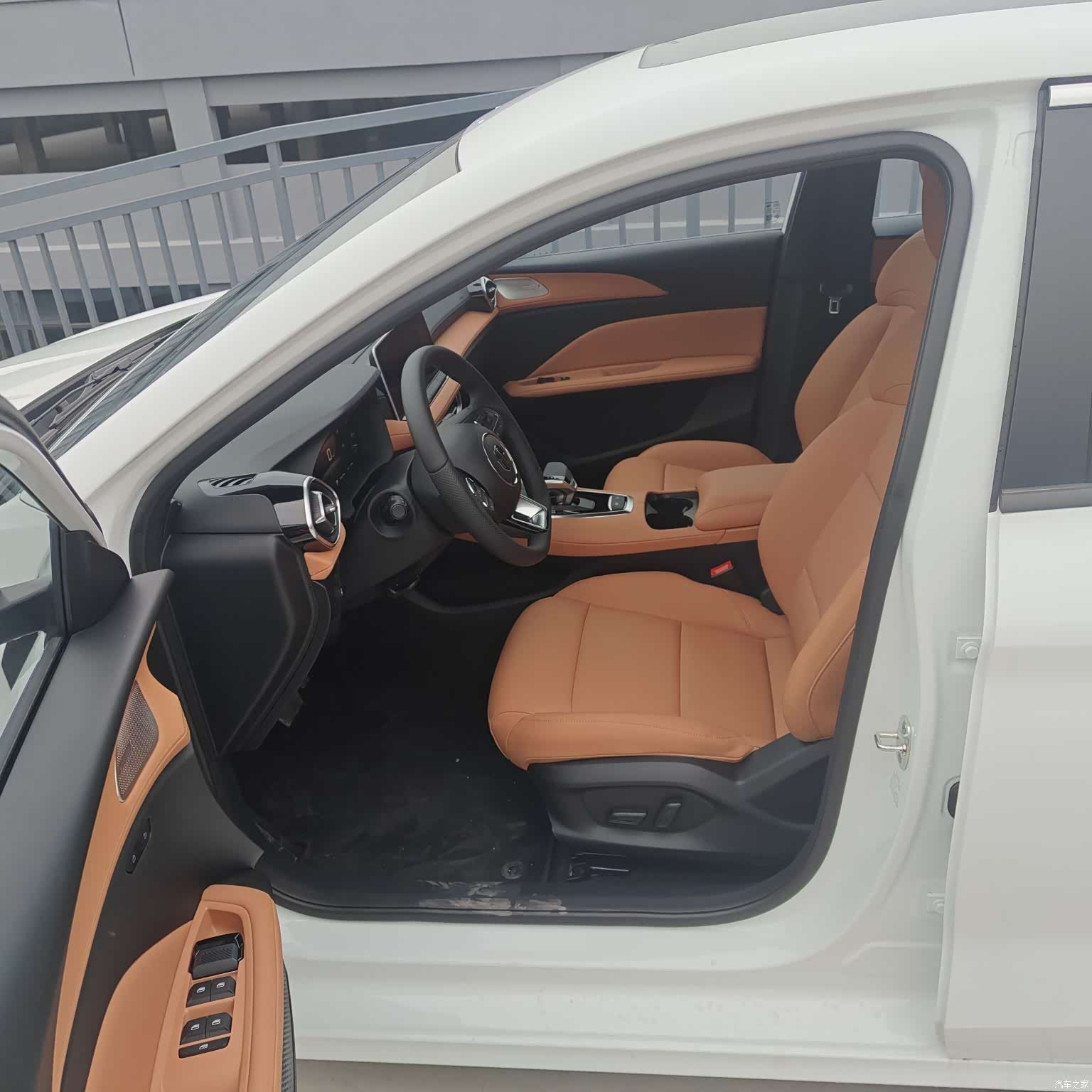 MG MG5, 2026 10