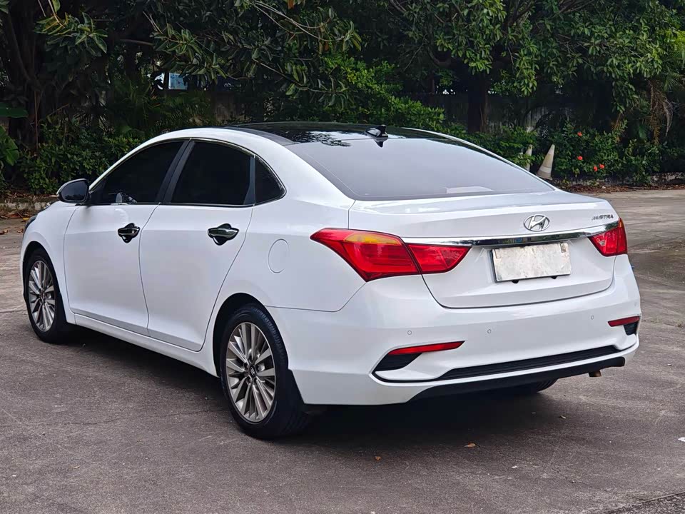 Hyundai Name picture