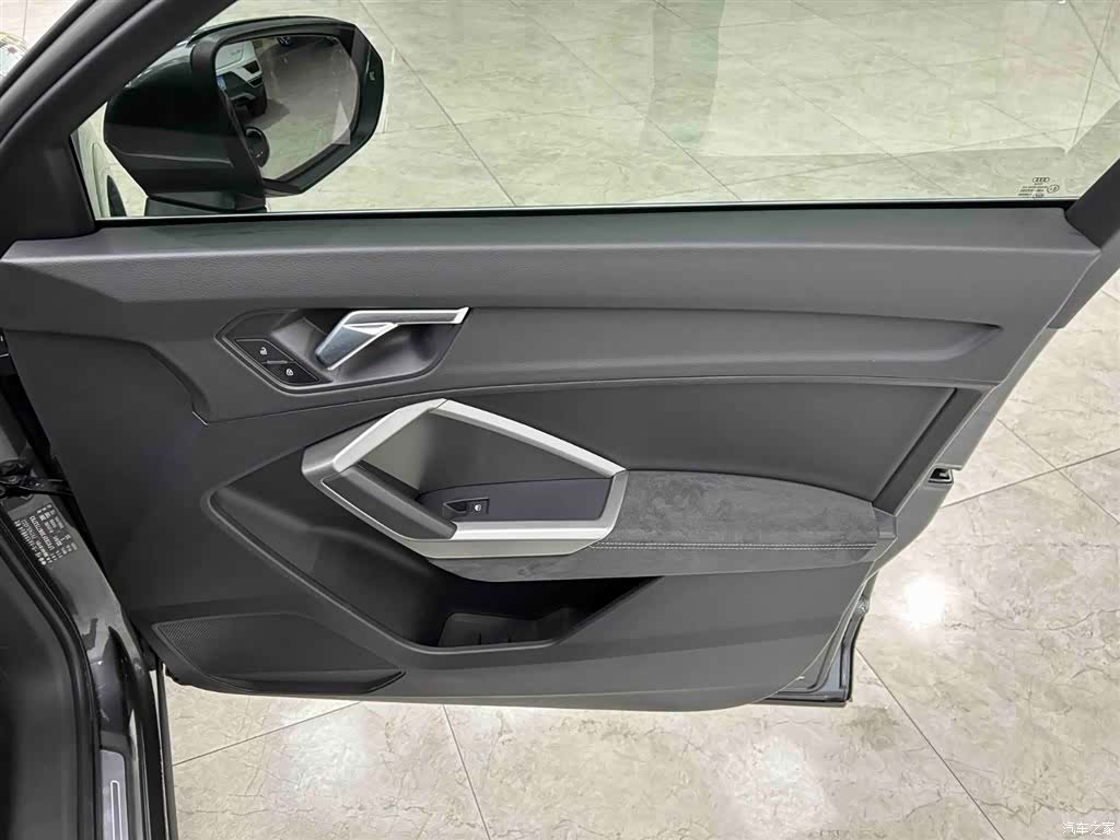 Audi Q3, 2022 12