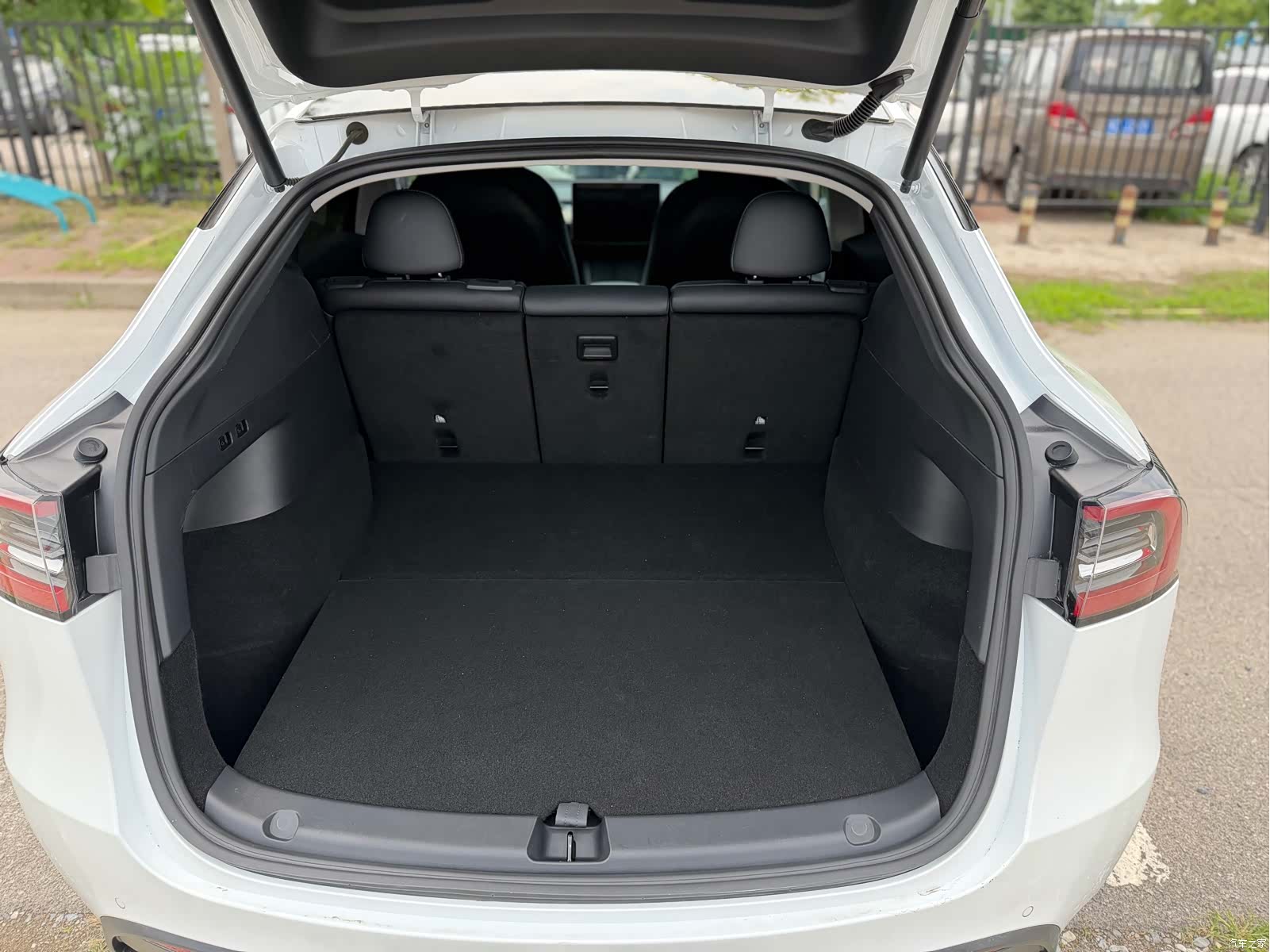 Tesla Model Y, 2022 11