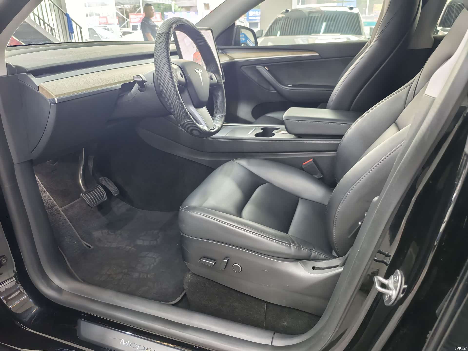 Tesla Model Y, 2023 7