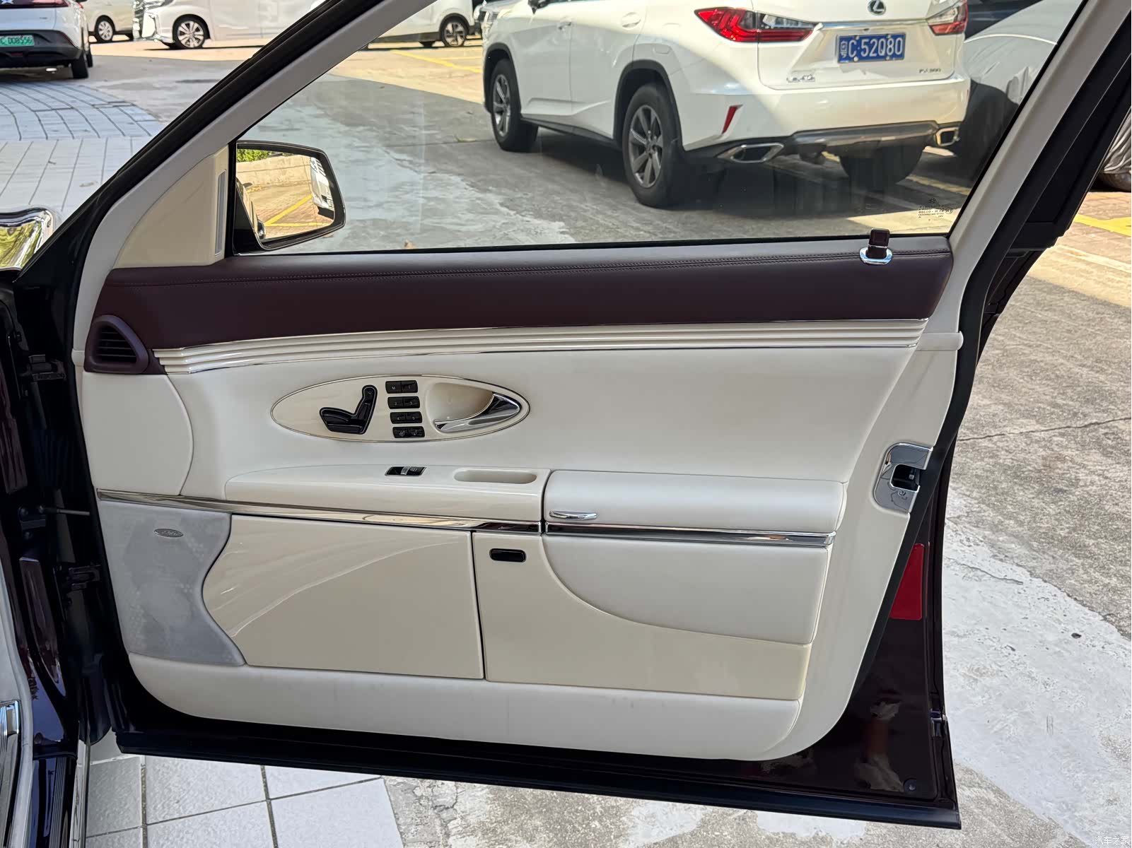 Maybach 62, 2012 7
