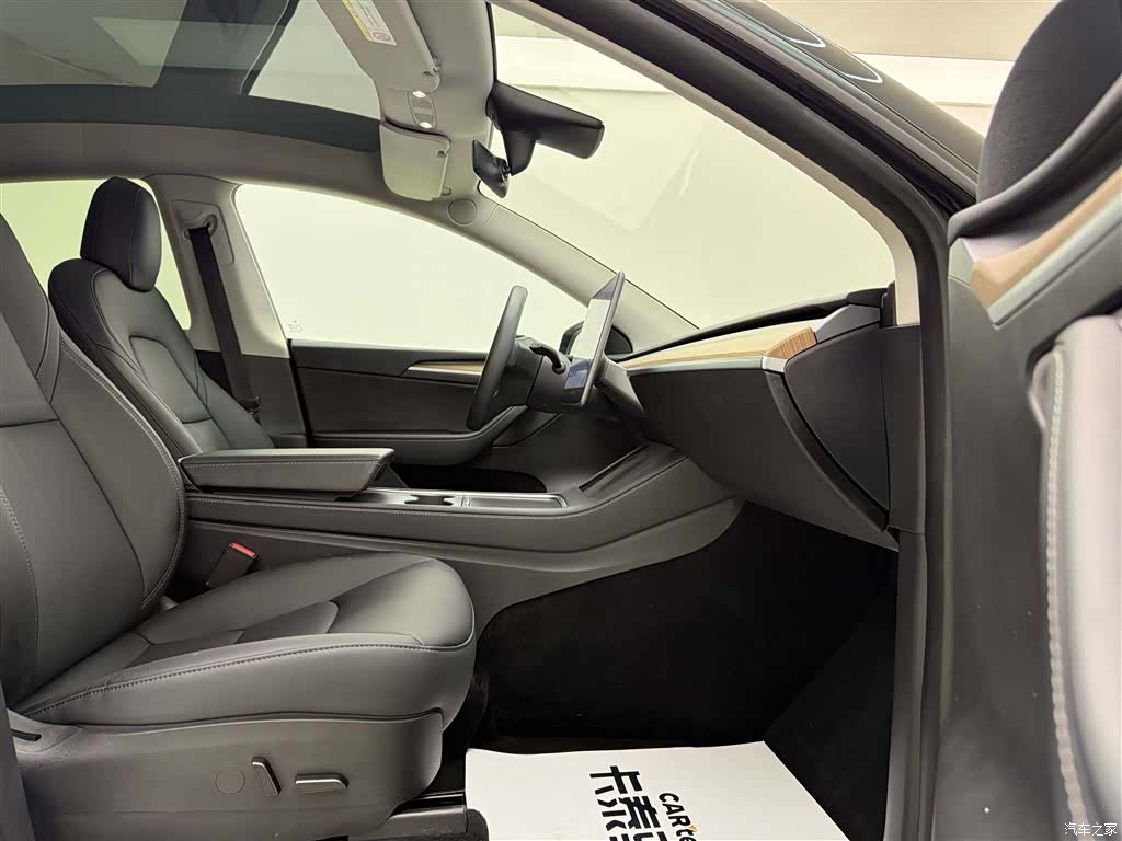 Tesla Model Y, 2021 7