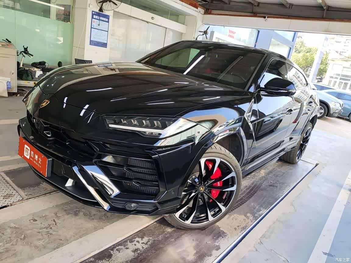 Lamborghini Urus, 2020 1