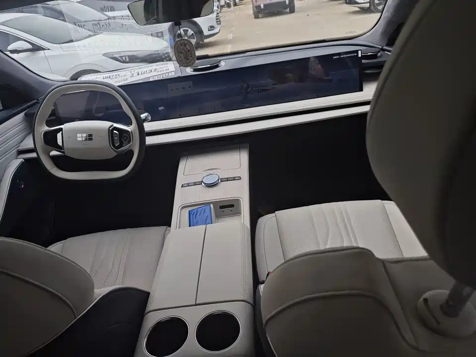 Geely Galaxy Galaxy E8