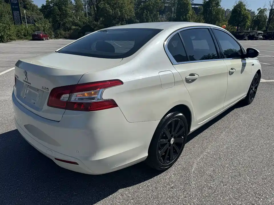 Peugeot 408