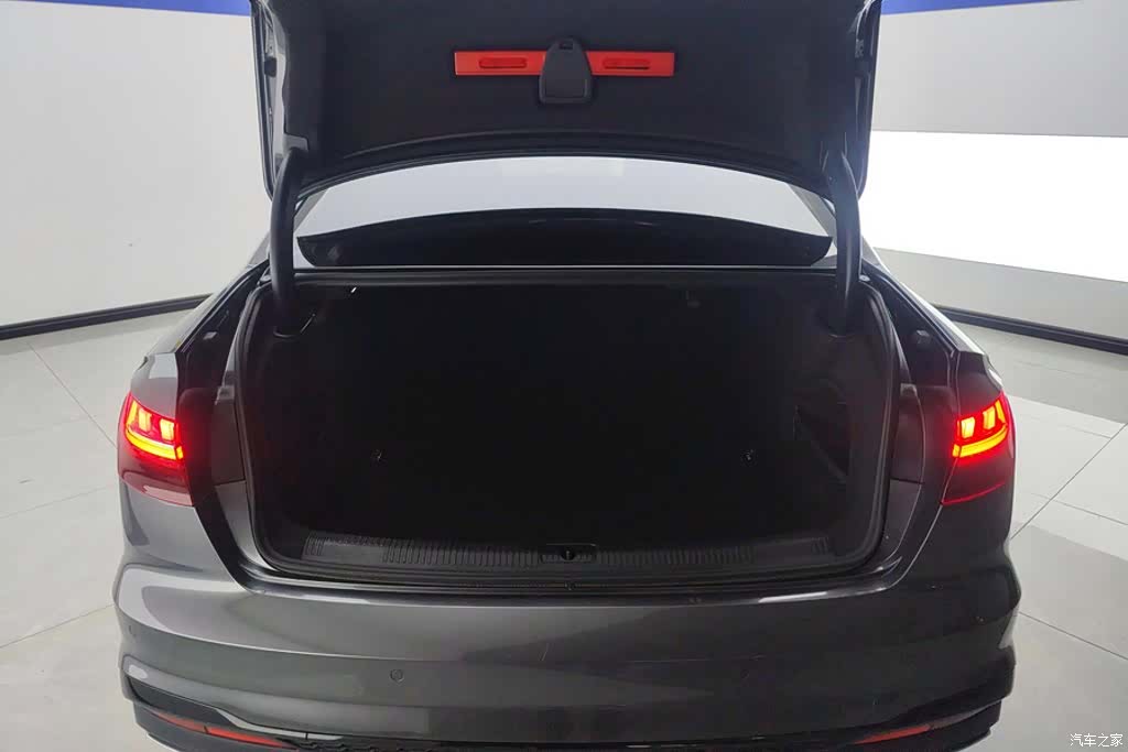 Audi A4L, 2023 4