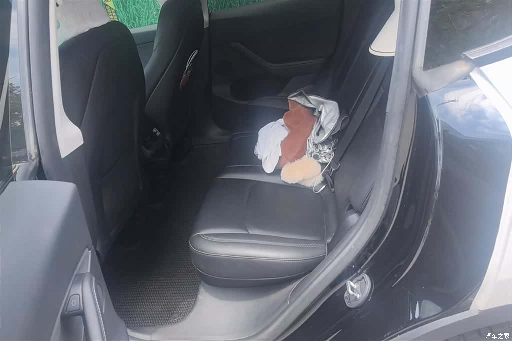 Tesla Model Y, 2023 11