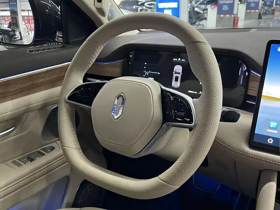 AITO Ask the world M7