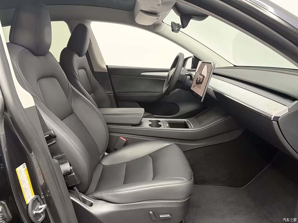 Tesla Model Y, 2024 12