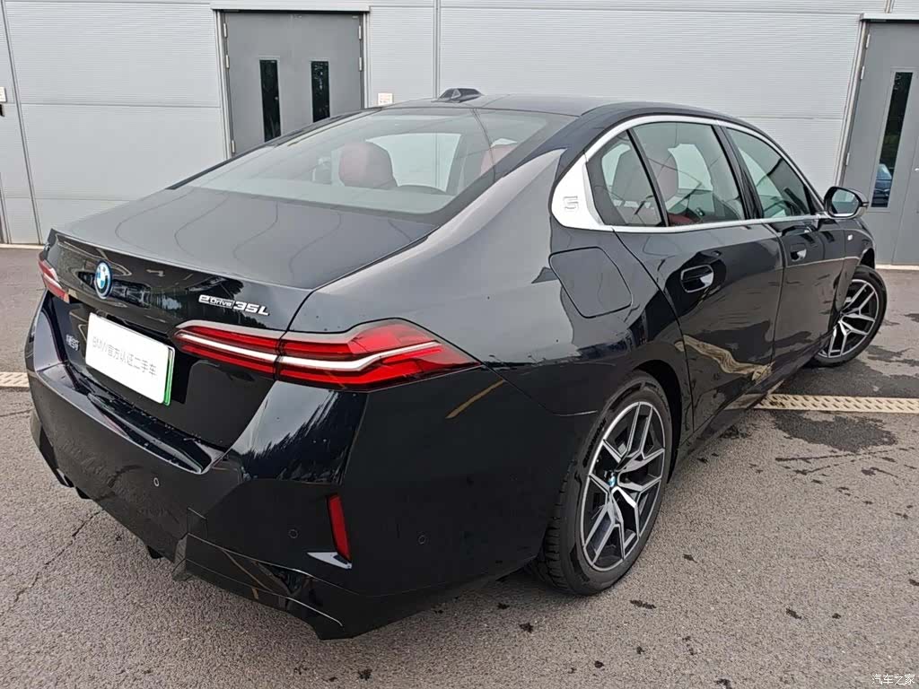 BMW i5, 2025 4