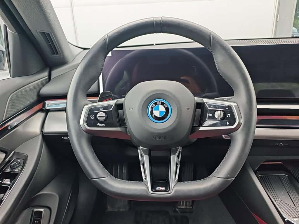 BMW i5, 2025 8