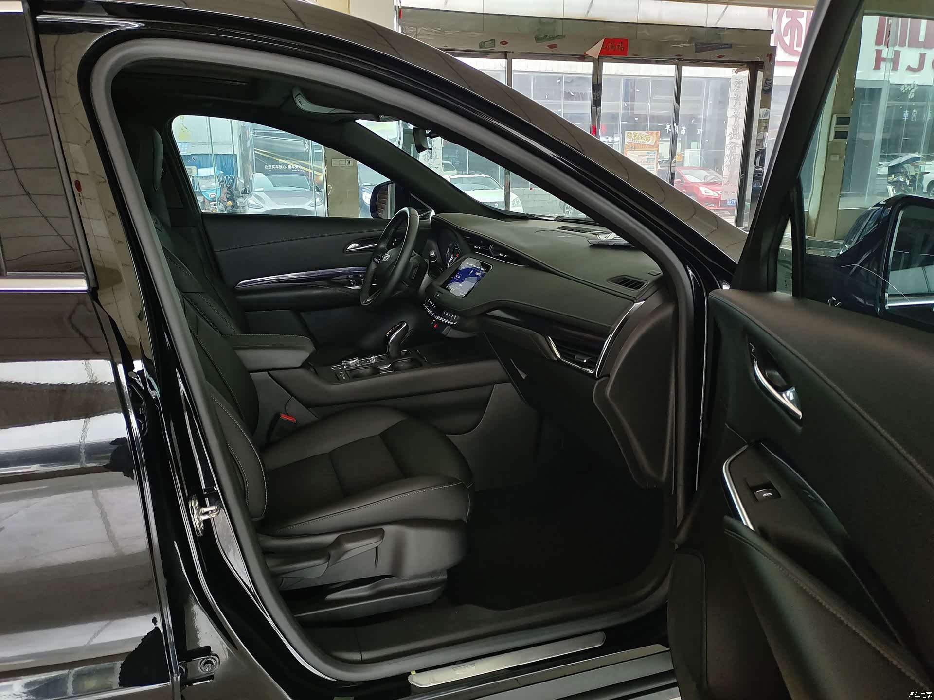 Cadillac XT4, 2022 21