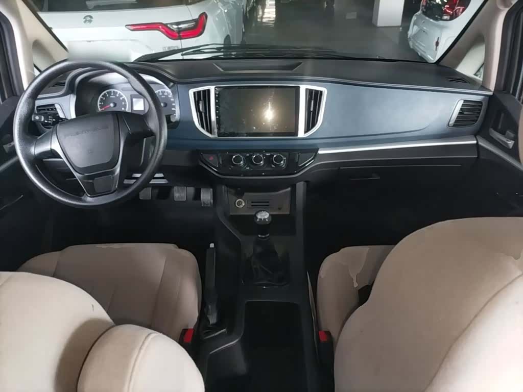 DongFeng M5, 2025 10