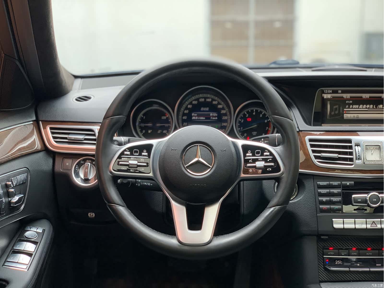 Mercedes-Benz E-Class, 2014 11