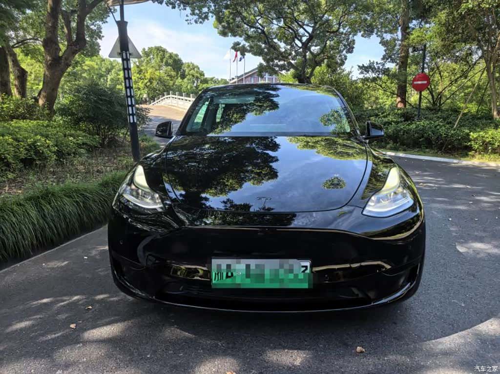 Tesla Model Y, 2022 2