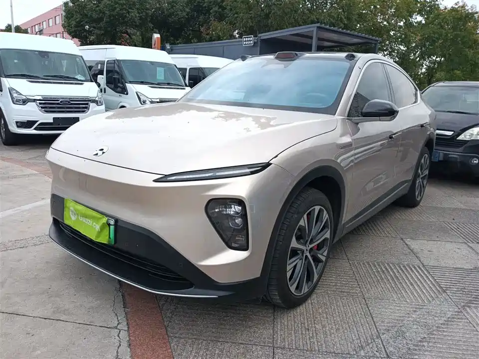 NIO EC7