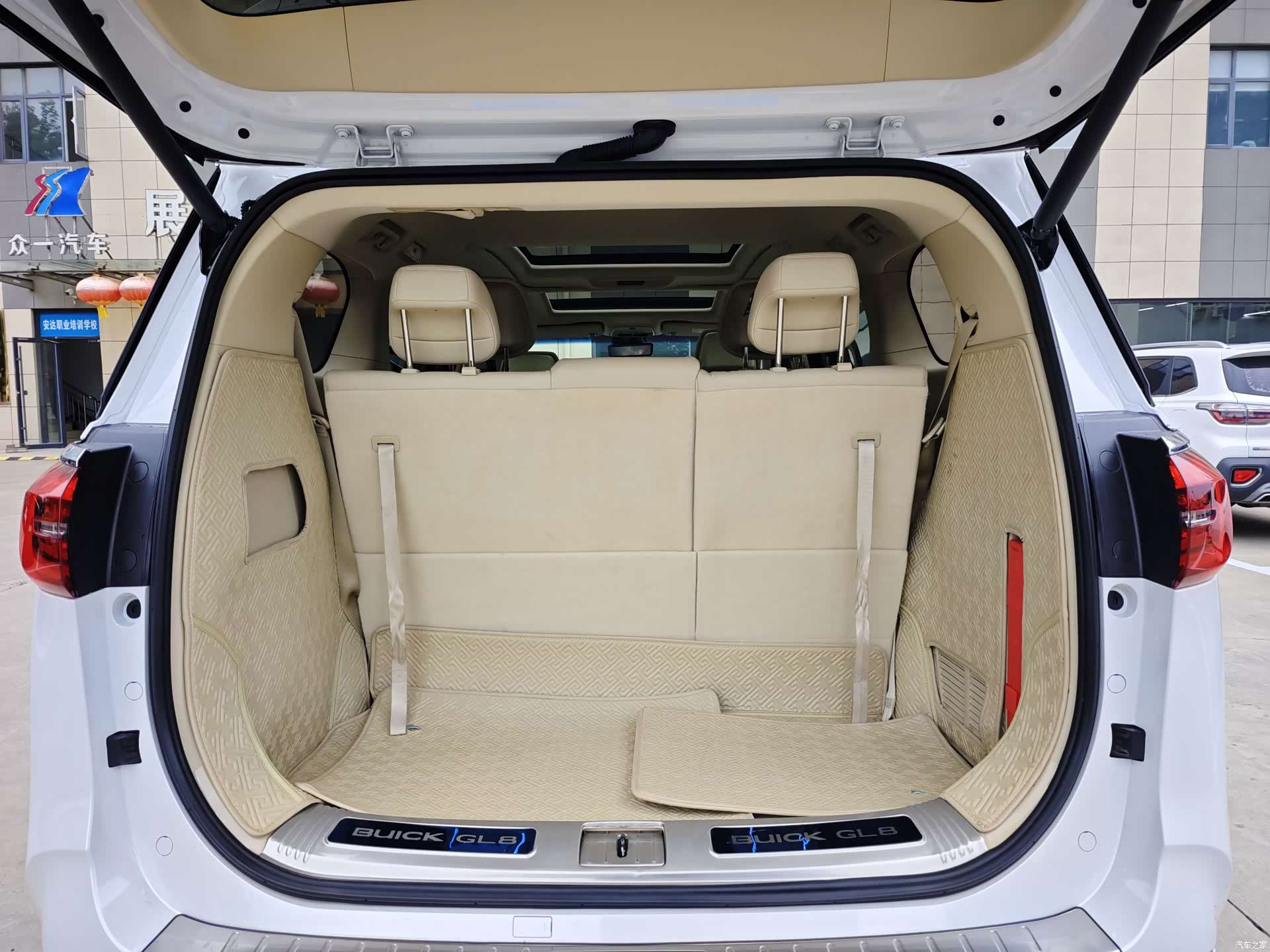 Buick GL8, 2022 21