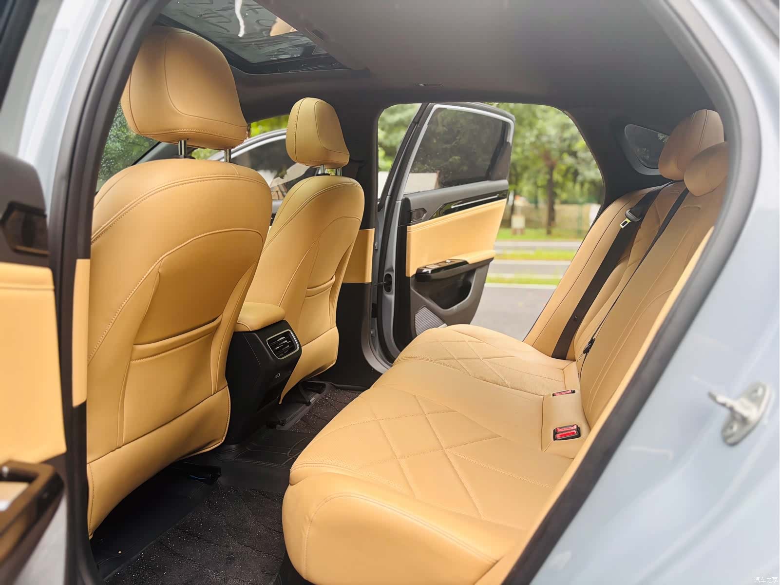 Geely Galaxy L6, 2024 7