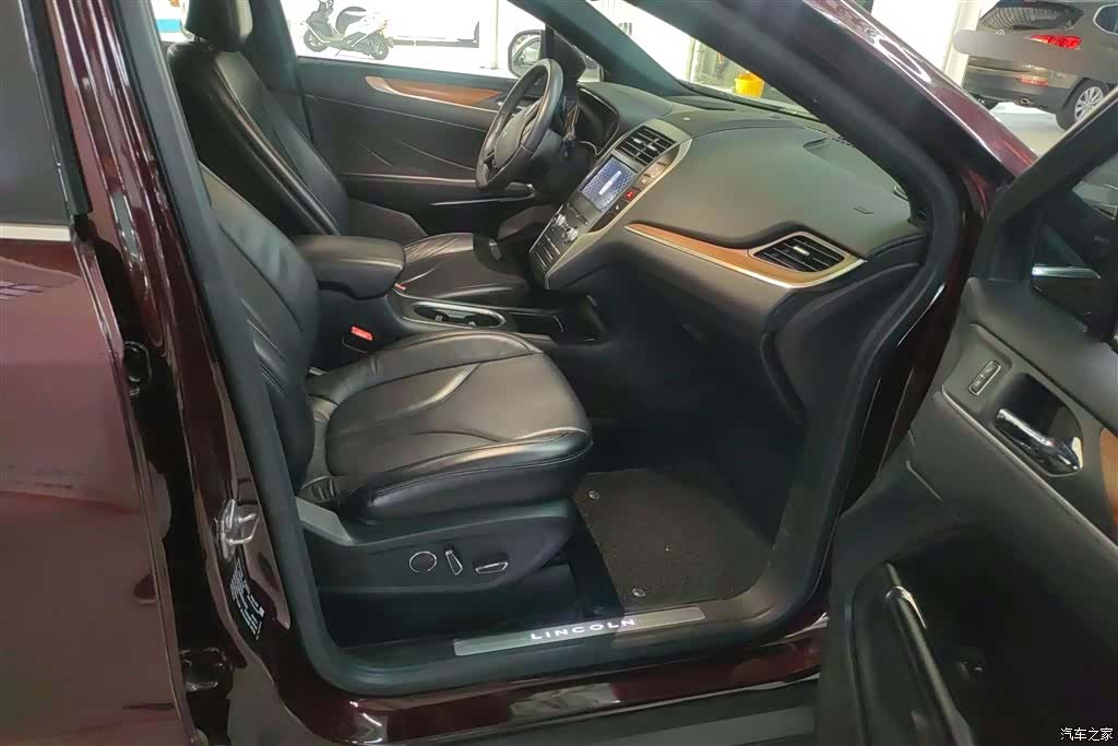 Lincoln MKC, 2019 8