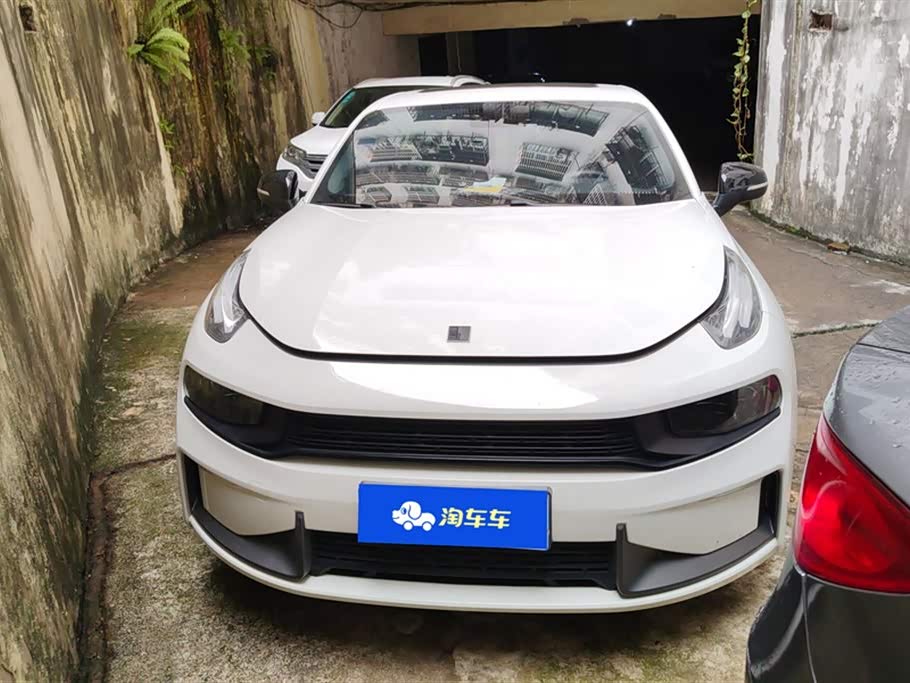 Lynk & Co 03 Lynk & Co 03