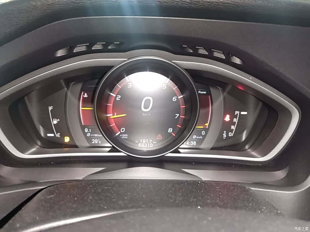 Volvo V40, 2016 12