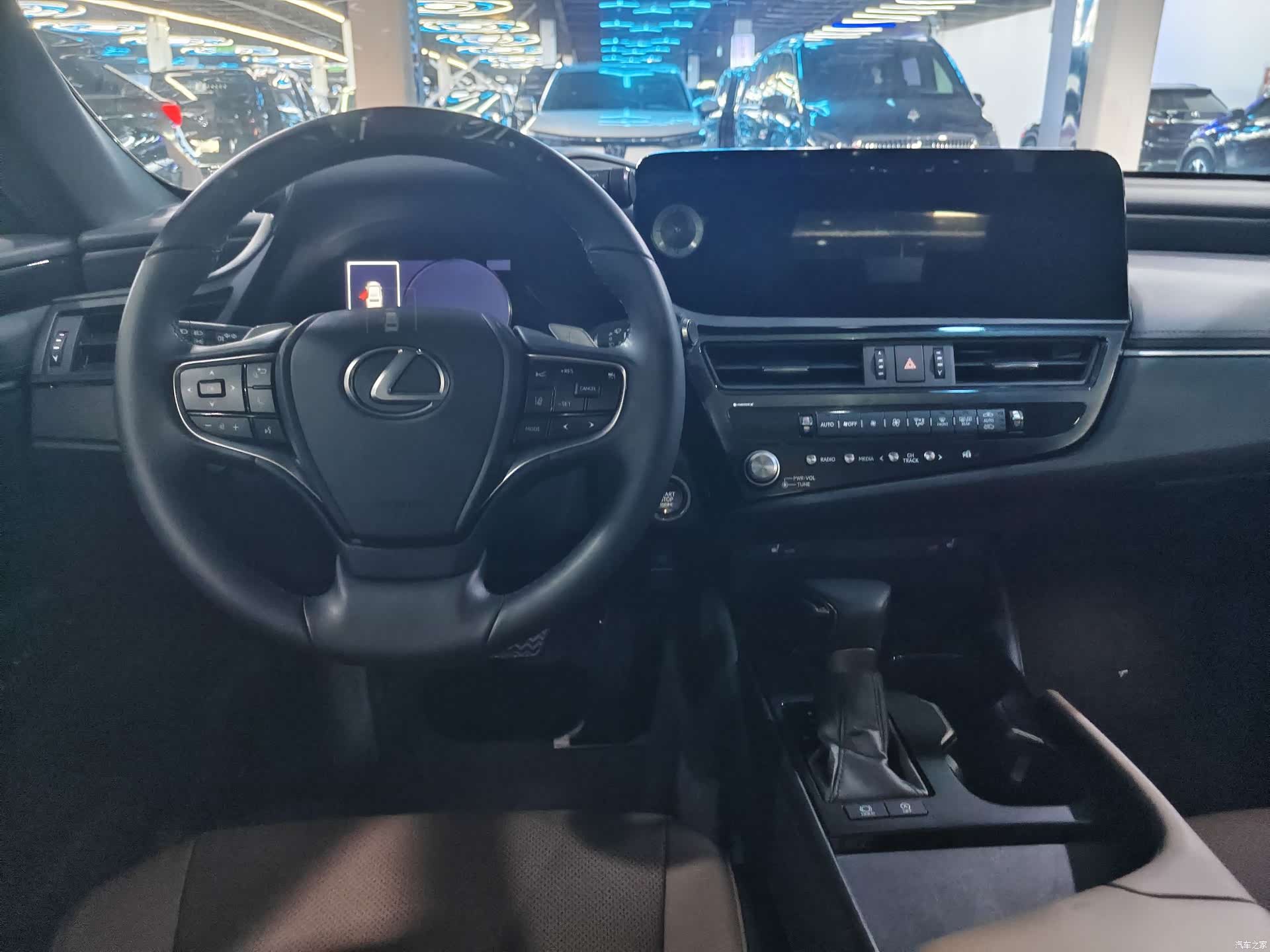 Lexus ES, 2023 12