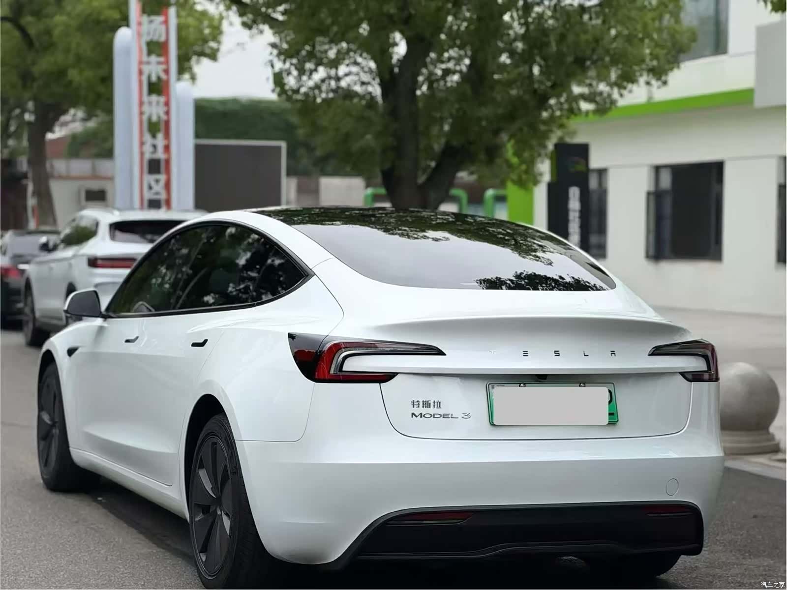 Tesla Model 3, 2025 18