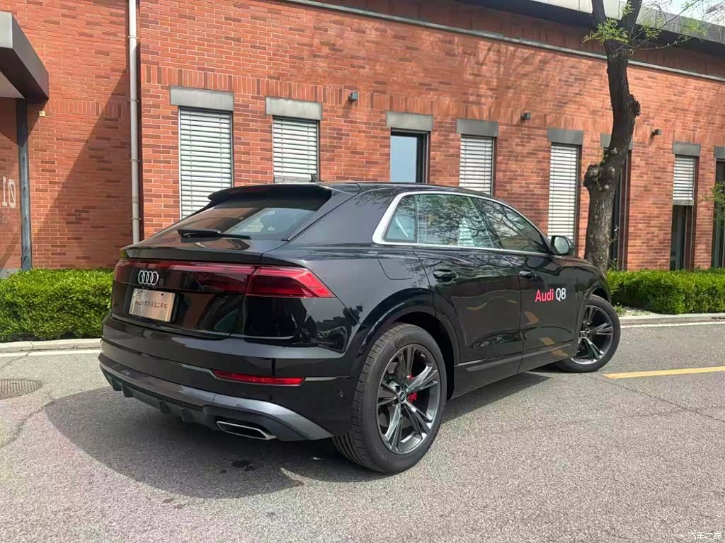Audi Q8, 2025 3