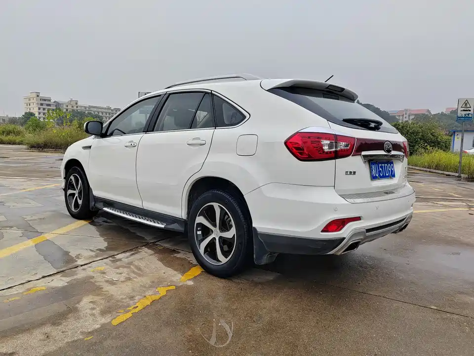 BYD S7