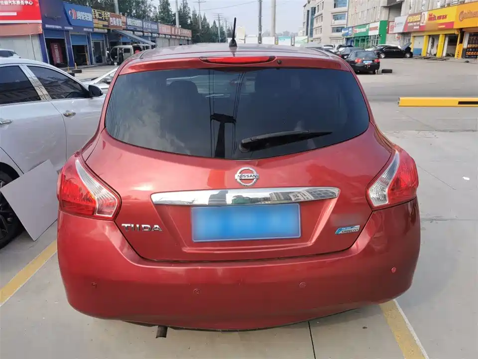 Nissan TIIDA