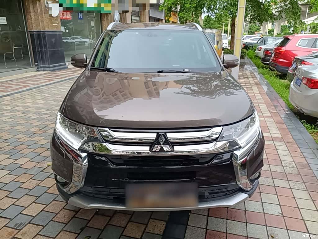 Mitsubishi Outlander, 2017 3