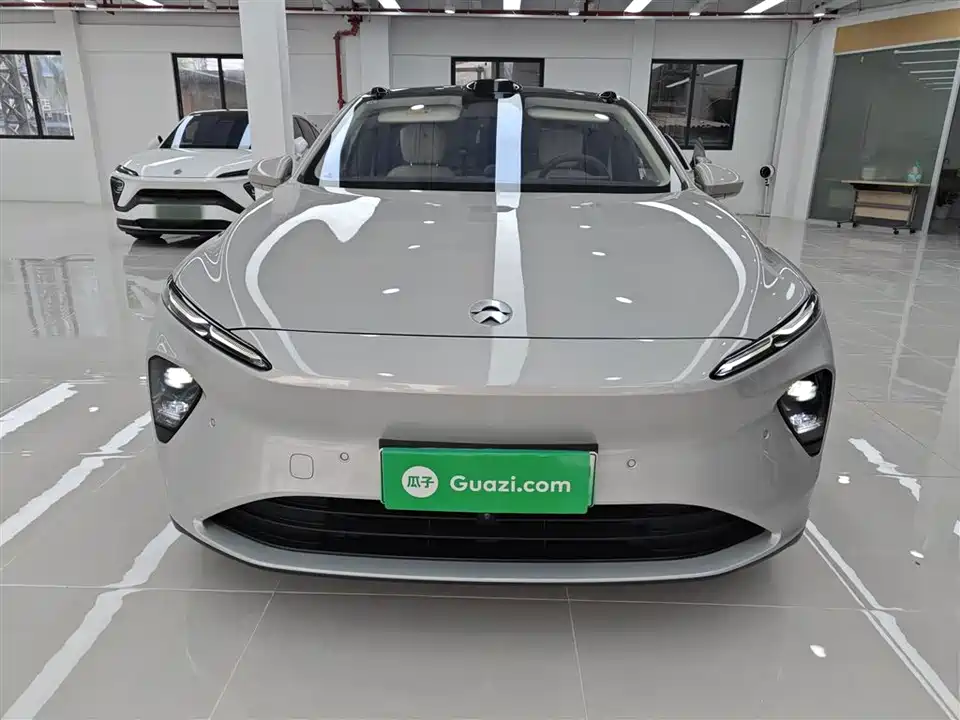NIO ET7