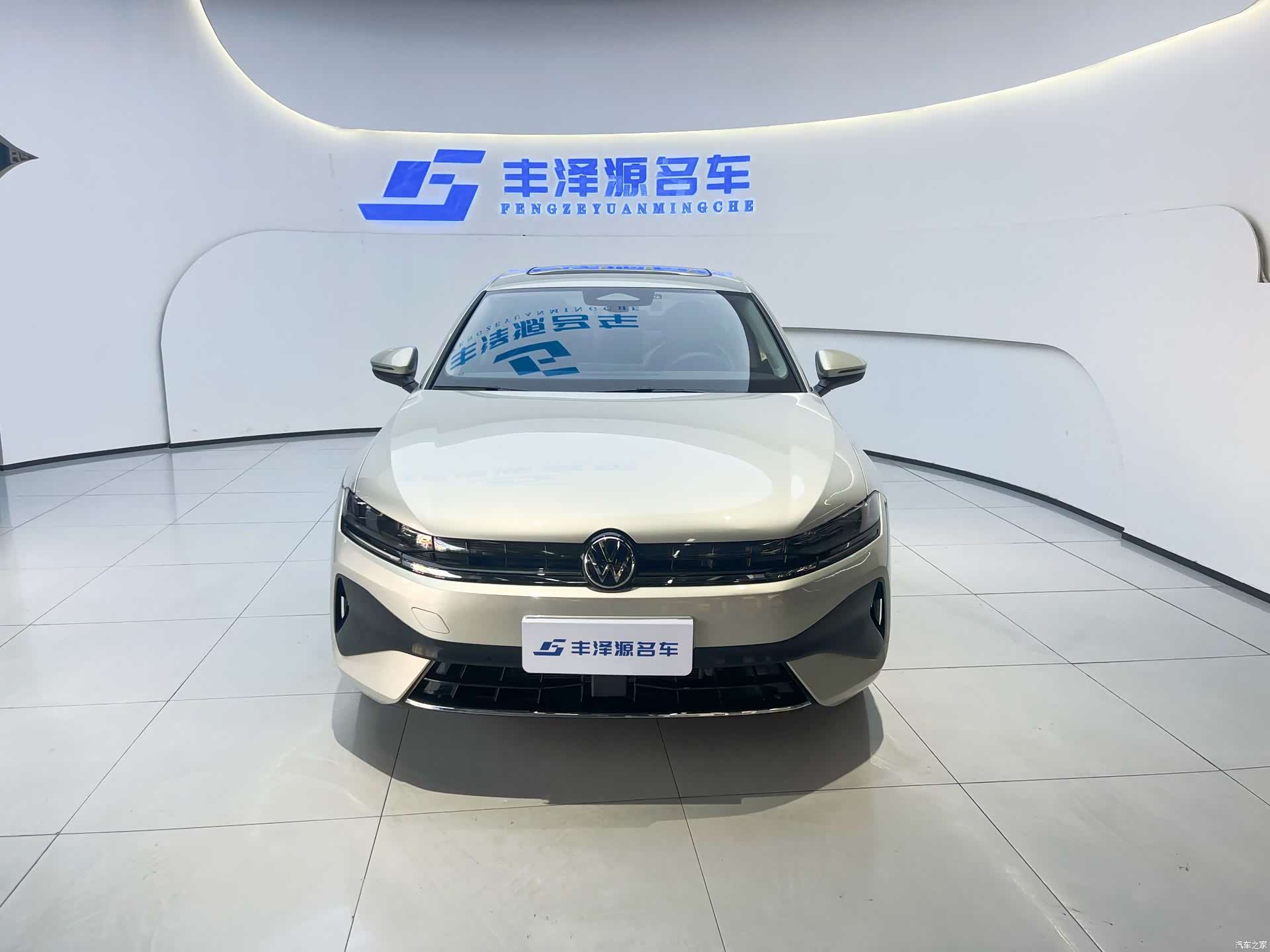 Volkswagen Sagitar, 2025 4