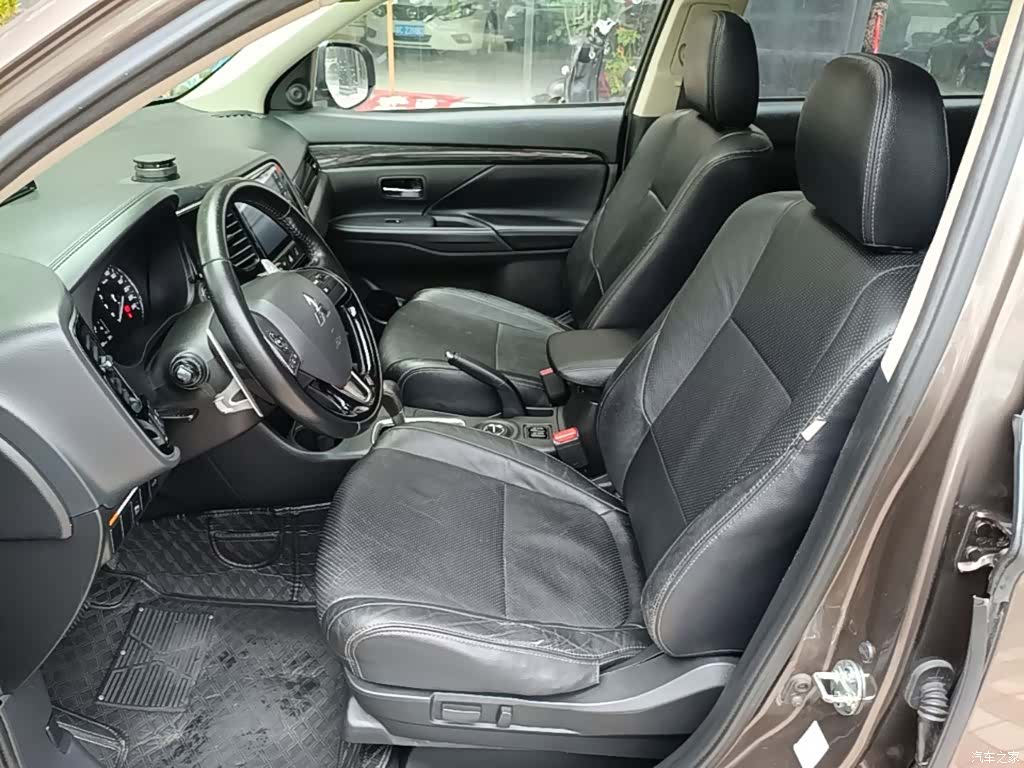 Mitsubishi Outlander, 2017 15