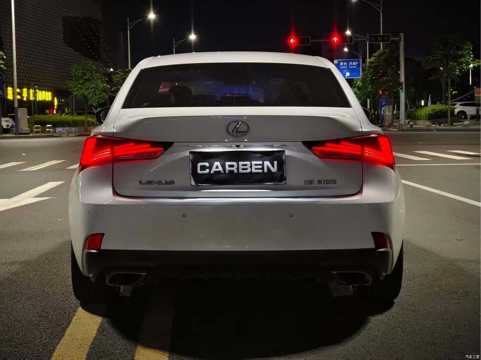 Lexus IS, 2017 4