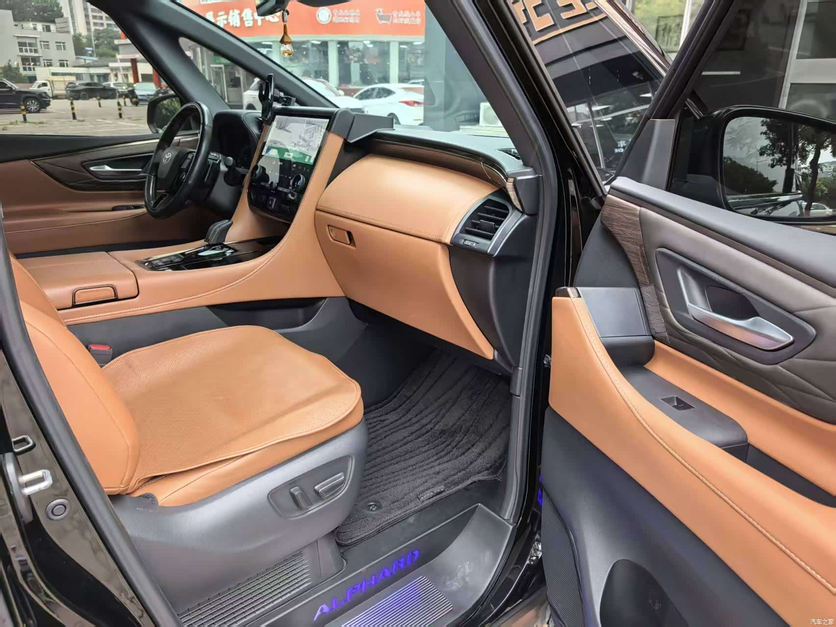 Toyota Alphard, 2024 8