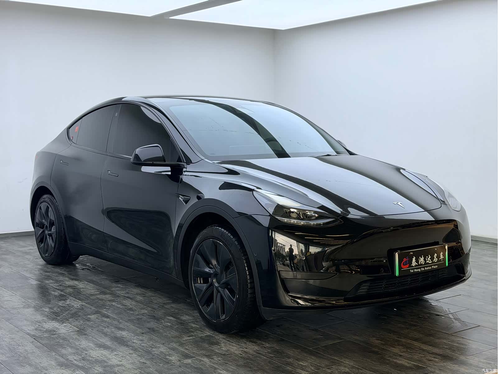 Tesla Model Y, 2023 2
